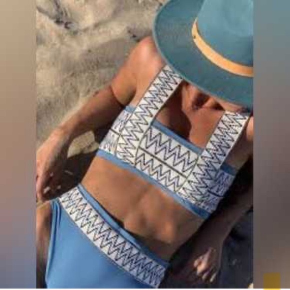 NEW Two-piece Bikini Boho Blue White Bandeau Top High Rise Swimsuit Size Large - Picture 2 of 11